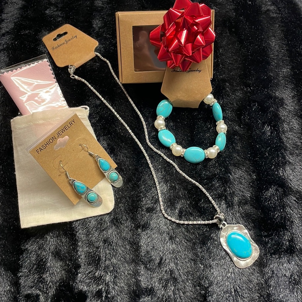 SOLD 🎈3 piece semiprecious jewelry set with extras 🛍🎁💕 - Picture 2 of 6